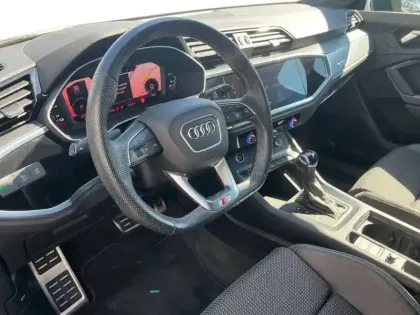 Photo 54 Audi Q3  45 TFSIe 245 ch S tronic 6