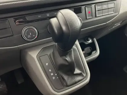 Photo 12 Volkswagen Transporter  6.1 VAN L1H1 2.0 TDI 150 DSG7