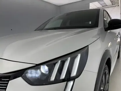 Photo 25 Peugeot 208  PureTech 100 S&S EAT8