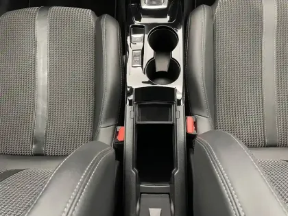 Photo 27 Peugeot 208  PureTech 100 S&S EAT8