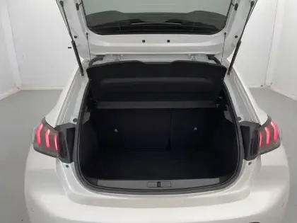 Photo 16 Peugeot 208  PureTech 100 S&S EAT8