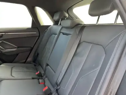 Photo 53 Audi Q3  35 TDI 150 ch S tronic 7