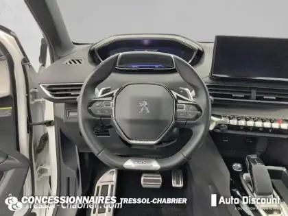 Photo 11 Peugeot 3008  Hybrid 225 e-EAT8 GT