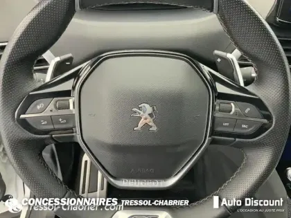 Photo 18 Peugeot 3008  Hybrid 225 e-EAT8 GT