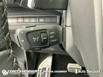 Photo 17 Peugeot 3008  Hybrid 225 e-EAT8 GT