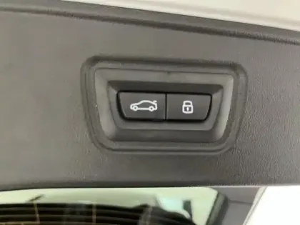 Photo 10 BMW Serie 5 Série 5 Touring 520dA 197ch M Sport