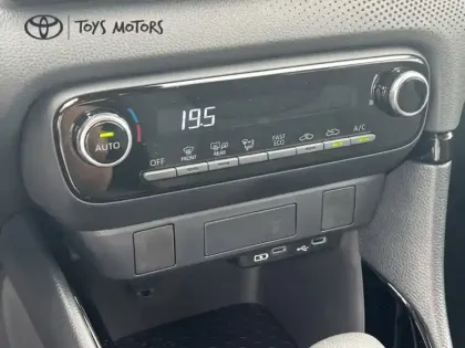 Photo 16 Toyota Yaris Hybride 116h Design PAC