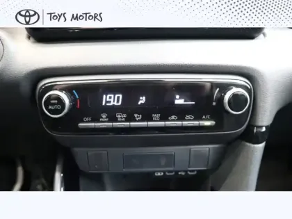 Photo 16 Toyota Yaris Hybride 116h Design MC24