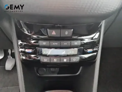 Photo 14 Peugeot 2008  BlueHDi 100ch S&S BVM5