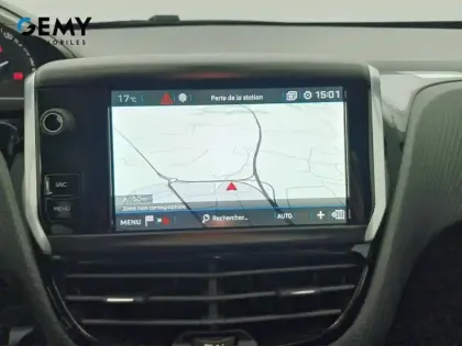 Photo 15 Peugeot 2008  BlueHDi 100ch S&S BVM5