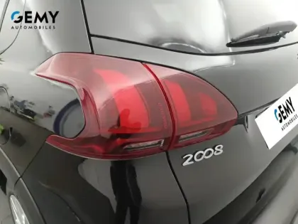 Photo 19 Peugeot 2008  BlueHDi 100ch S&S BVM5