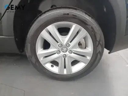 Photo 10 Peugeot 2008  BlueHDi 100ch S&S BVM5