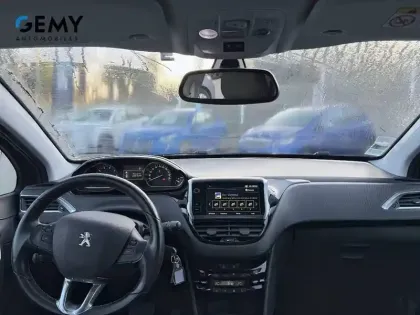 Photo 7 Peugeot 2008  PureTech 110ch S&S EAT6