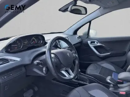 Photo 8 Peugeot 2008  PureTech 110ch S&S EAT6