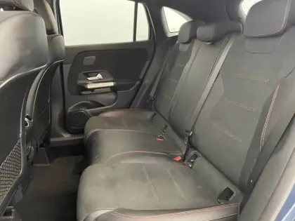 Photo 33 Mercedes GLA  200 d 8G-DCT