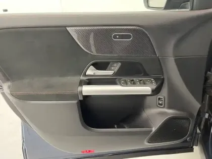 Photo 46 Mercedes GLA  200 d 8G-DCT