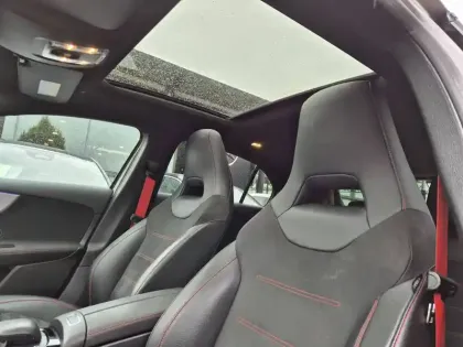 Photo 12 Mercedes Classe A  35 Mercedes-AMG 7G-DCT Speedshift AMG 4Matic