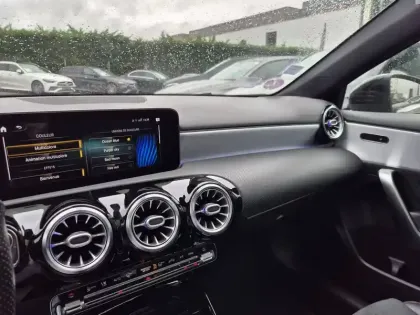 Photo 23 Mercedes Classe A  35 Mercedes-AMG 7G-DCT Speedshift AMG 4Matic