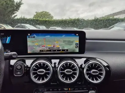 Photo 17 Mercedes Classe A  35 Mercedes-AMG 7G-DCT Speedshift AMG 4Matic