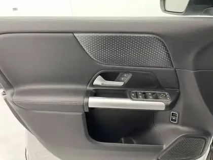 Photo 45 Mercedes GLA  200 d 8G-DCT