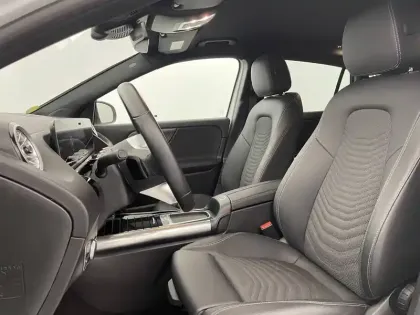 Photo 31 Mercedes GLA  200 d 8G-DCT