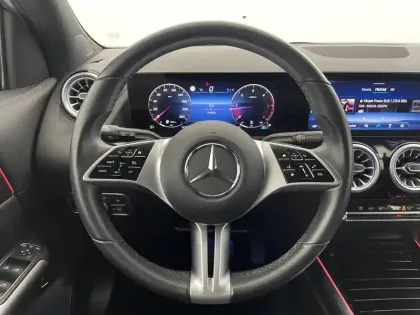 Photo 39 Mercedes GLA  200 d 8G-DCT