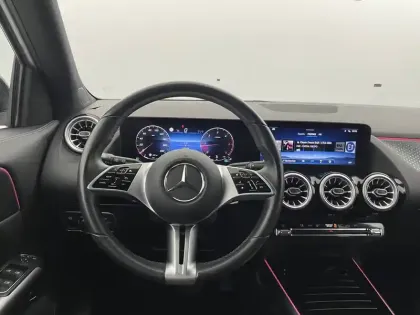 Photo 38 Mercedes GLA  200 d 8G-DCT