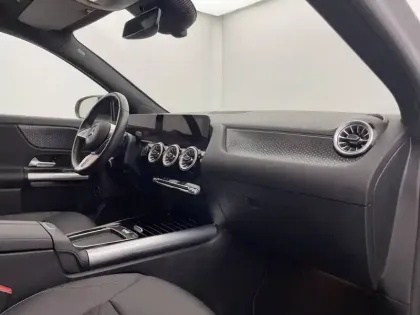 Photo 48 Mercedes GLA  200 d 8G-DCT