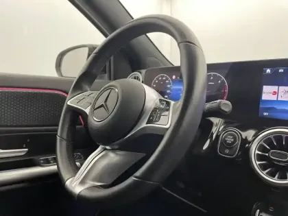 Photo 40 Mercedes GLA  200 d 8G-DCT