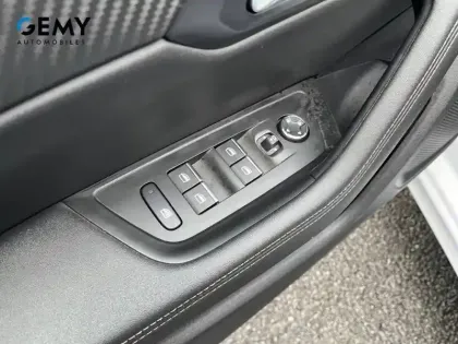 Photo 30 Peugeot 508  SW Hybrid 180 e-EAT8