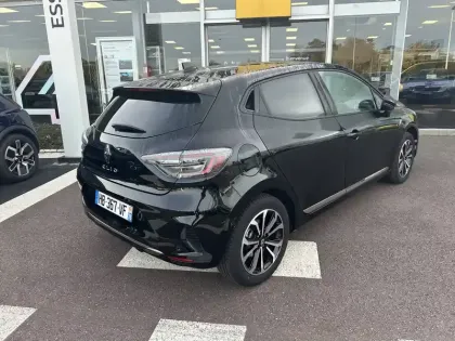 Photo 2 Renault Clio  E-Tech full hybrid 145 ch GSR2