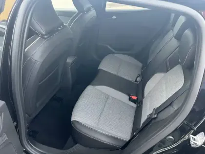 Photo 12 Renault Clio  E-Tech full hybrid 145 ch GSR2