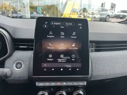 Photo 11 Renault Clio  E-Tech full hybrid 145 ch GSR2