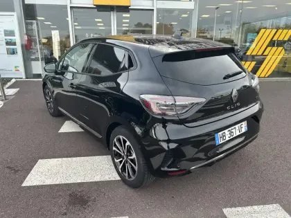 Photo 1 Renault Clio  E-Tech full hybrid 145 ch GSR2