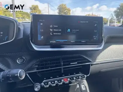 Photo 21 Peugeot 2008  PureTech 130 S&S EAT8