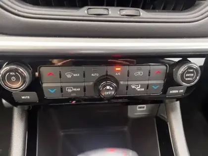 Photo 35 Jeep Compass  1.5 Turbo T4 130 ch BVR7 e-Hybrid