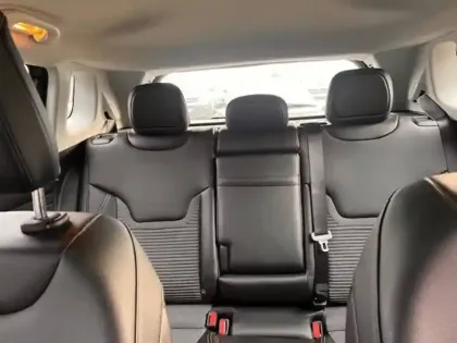 Photo 5 Jeep Compass  1.5 Turbo T4 130 ch BVR7 e-Hybrid