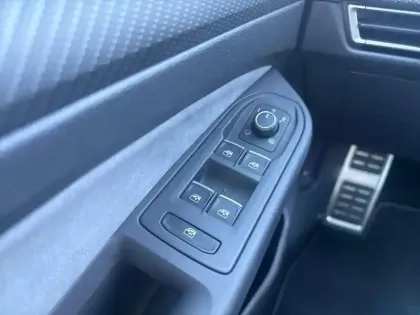 Photo 48 Volkswagen Golf  1.5 eTSI OPF 150 DSG7