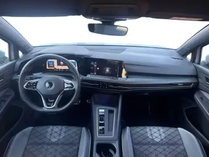 Photo 10 Volkswagen Golf  1.5 eTSI OPF 150 DSG7