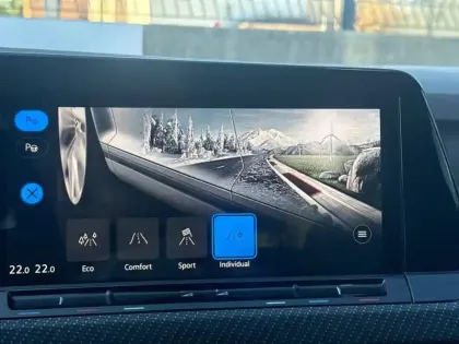 Photo 26 Volkswagen Golf  1.5 eTSI OPF 150 DSG7