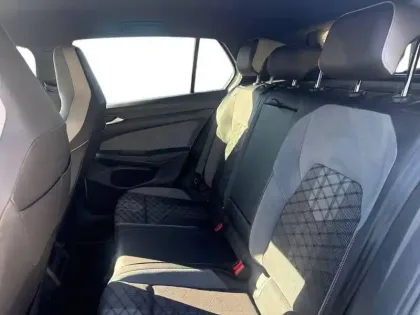 Photo 40 Volkswagen Golf  1.5 eTSI OPF 150 DSG7