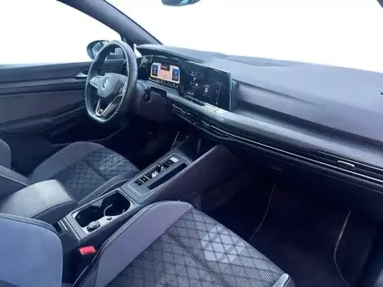 Photo 35 Volkswagen Golf  1.5 eTSI OPF 150 DSG7