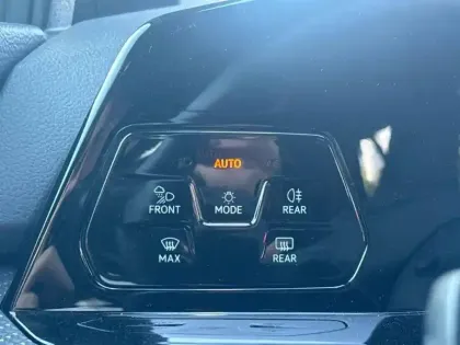 Photo 22 Volkswagen Golf  1.5 eTSI OPF 150 DSG7