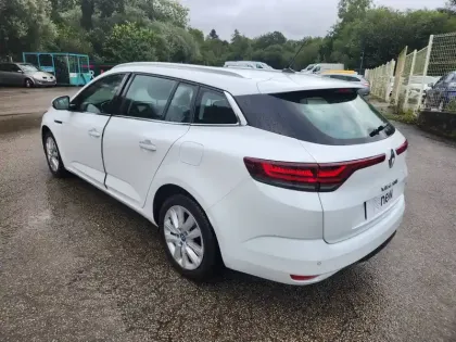 Photo 2 Renault Megane Mégane IV Estate E-TECH Plug-In Hybride 160 - 21N