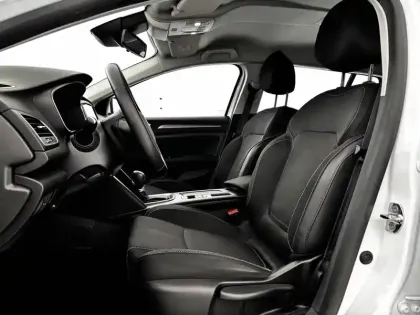 Photo 8 Renault Megane Mégane IV Estate E-TECH Plug-In Hybride 160 - 21N