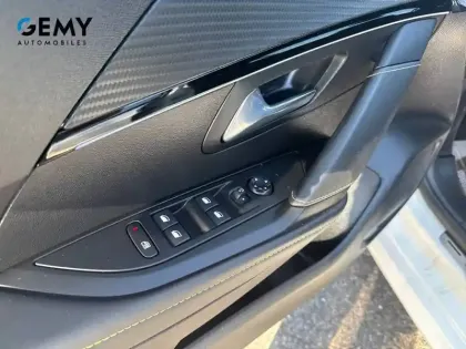 Photo 12 Peugeot 208  PureTech 130 S&S EAT8