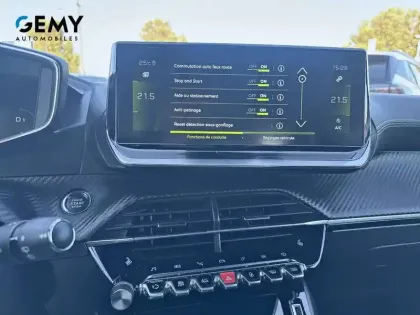 Photo 20 Peugeot 208  PureTech 130 S&S EAT8