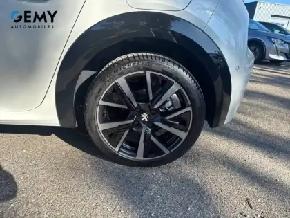 Photo 10 Peugeot 208  PureTech 130 S&S EAT8