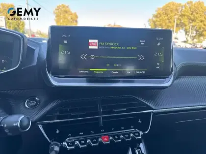 Photo 17 Peugeot 208  PureTech 130 S&S EAT8