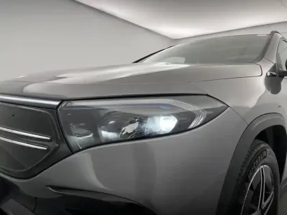 Photo 48 Mercedes EQA  250